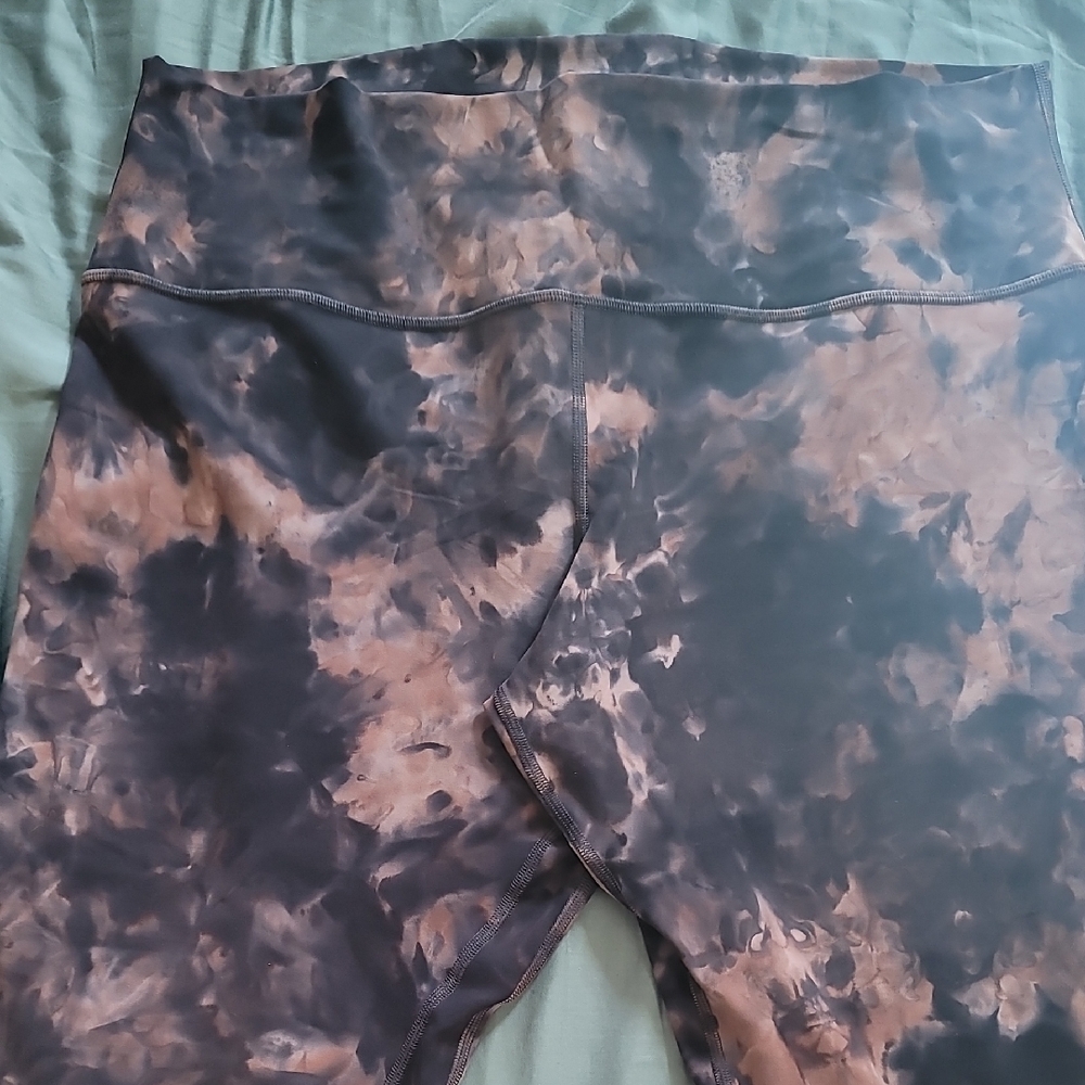 NWT Lululemon Align HR Crop 21" Tie-Dye Leggings in Black and Brown